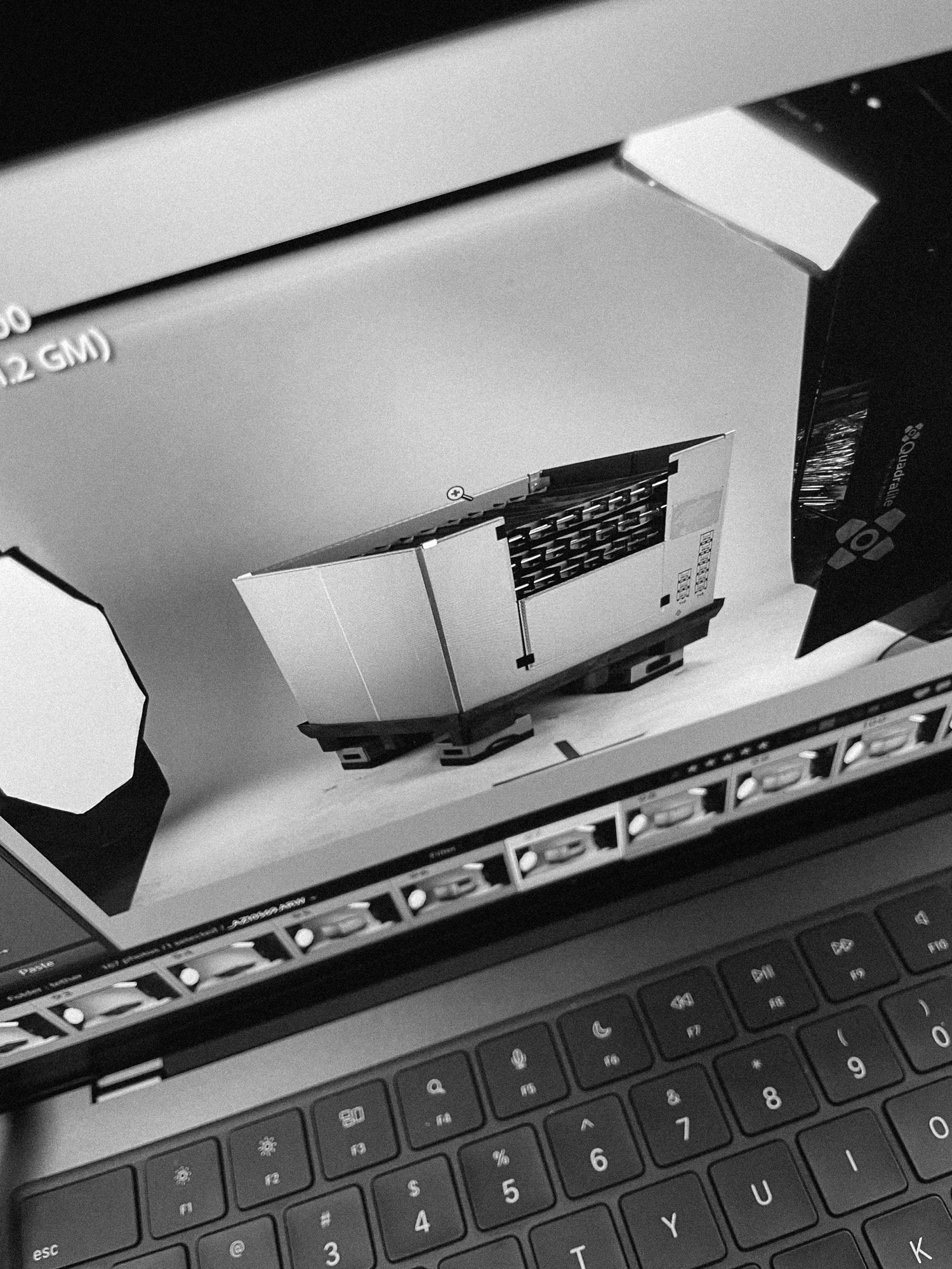 Ekran Capture One podczas sesji tetherowanej DANPLA — podgląd packshotu na białym tle