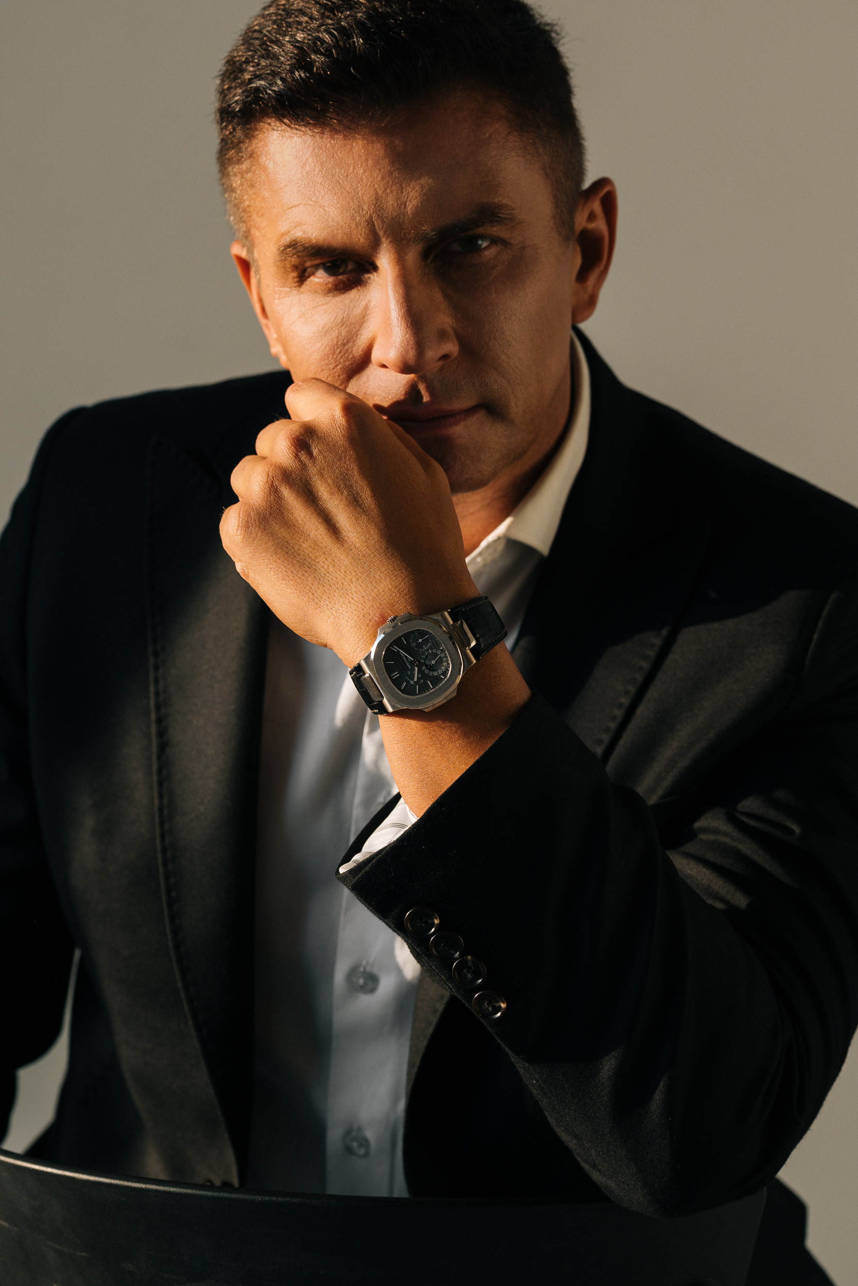 Luxury watch in studio — Fotografia reklamowa RoyalWatch.pl